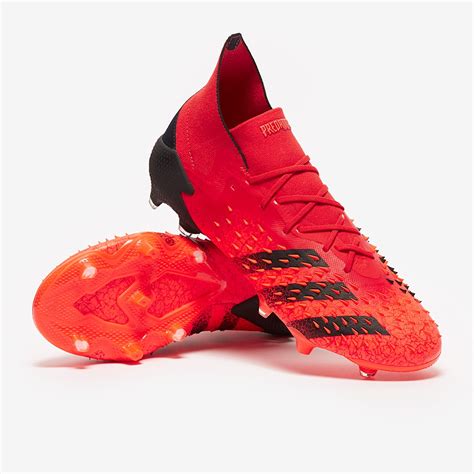 adidas predator rood zwart|Adidas black predator cleats.